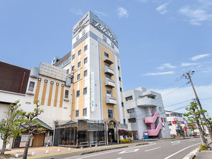「ホテルプリムローズ西都」の*【外観】東九州自動車道「西都ＩＣ」より約10分。西都市で唯一のシティホテル。