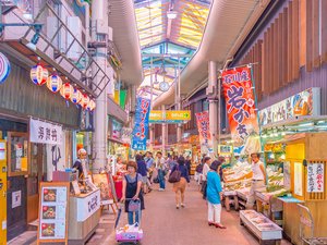 ＜近江町市場：徒歩1分＞北陸の新鮮なお魚や野菜の商店、飲食店が並ぶ市場。