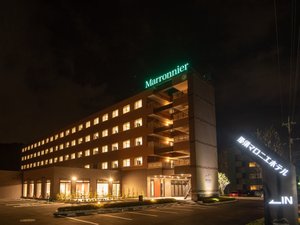 「那須マロニエホテル」のホテル外観(夜)