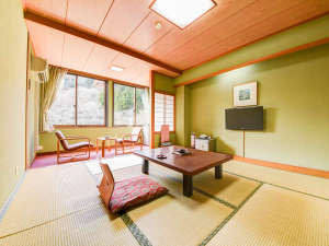 *【和室一例】落ち着きのある畳のお部屋で、ゆっくりとおくつろぎください。