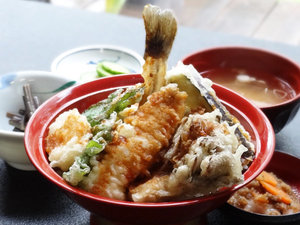 ・人気の岩魚丼