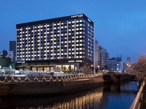 「コートヤード・バイ・マリオット名古屋(2022年3月開業)」の当ホテルの傍を流れる堀川を一望することできます。