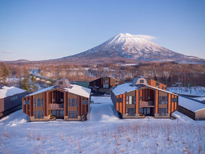 「Panorama　Niseko」の・【ヴィラタイプ2：外観】尻別川に隣接しており、羊蹄山とスキー場の素晴らしい景色を望めます