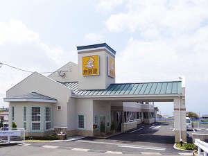 「ファミリーロッジ旅籠屋・鹿児島垂水店」の国道220号沿い、桜島の近くです。