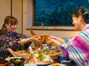 女子友と 色浴衣 で 箱根湯本 散策 箱根湯本温泉 駅チカ 山海の幸 喜仙荘 貸切露天風呂が無料 のお知らせ 宿泊予約は じゃらん