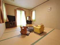 約11畳の広さのなごみの和室。このお部屋のみお部屋でお食事が可能（＋500円/おひとり）