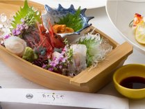 【料理イメージ】朝獲れ新鮮な鮮魚を金沢港より直送！鮮度抜群の刺身の盛り合わせ