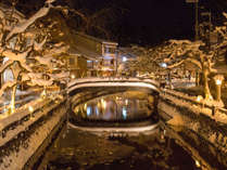 *お天気次第では城崎温泉が雪化粧。外湯めぐりとそぞろ歩きをお楽しみください