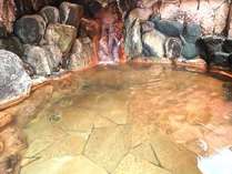 【温泉大浴場】内風呂・露天風呂・岩風呂（洞窟風呂）・サウナを完備しております