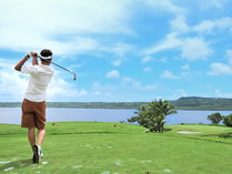 【ゴルフプラン】沖縄のゴルフは海風が心地よい♪