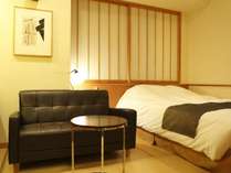 【新館：水花の庄】18平米セミダブルルーム。1人旅やカップルにおすすめのコンパクトな客室。
