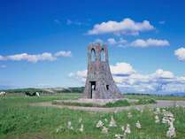 【美ヶ原】美ヶ原高原のシンボル「美しの塔」。日本で一番大きな文学碑でもあります。ハイキングにお勧め。