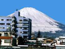 TANNPOPOのバックに富士山の姿