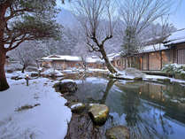【日本庭園 冬】四季の移ろいを豊かに演出する日本庭園です。