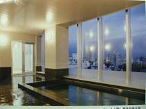 最上階14階の大浴場でリラックス☆15:00～26:00、5:00～10:00までご利用可。