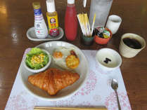07:00-07:45の間、簡単な洋食の朝食をお出ししています。※写真はイメージです