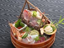 【別館・肥後ダイニングそろ】刺身豪華盛り。田﨑市場より仕入れた新鮮なお魚をご堪能ください。