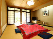 和室12畳　冬はみんなでこたつに入って有意義なひと時をお過ごしください。