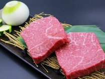 ご夕食一例：おおいた和牛は品質の高い豊後牛の中でも肉質4等級以上のものだけを選んだ逸品です。