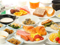 無料ご朝食バイキング　6:30～9:00　お好きな物をお好きなだけ、お召し上がり頂けます。