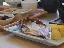 ふっくら炊き立て御飯や神奈川県郷土料理等、心身に嬉しいご朝食をお楽しみください。