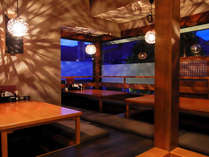 *1Fレストラン：照明のデザインがオシャレな和の空間のレストランです。