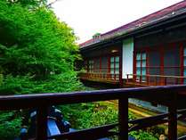 当館は江戸時代から続く宿です。老舗旅館ならではの情緒ある空気をお楽しみください。