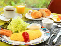 【選べる朝食：洋食】ふわとろオムレツに、新鮮サラダ。朝はお目覚めのコーヒーが必要な方はこちら♪