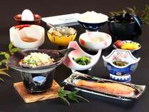 【朝食】飛騨の朝を飾る優しい味付けをご提供