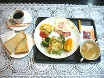 朝食(洋食)パン御代わり可能お飲み物はコーヒー、紅茶、日本茶をご自由にいただけます