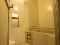 ビジネスホテルには珍しい全室セパレートタイプのお風呂。ゆっくりと湯船に浸かってリラックス♪