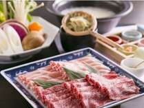 【夕食】しゃぶしゃぶ一例熊本県産のお肉を自家製のポン酢と鰹出汁の2種類でお召し上がりいただきます。