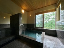 【別邸さくら／洋室一例】客室付半露天風呂。