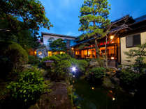 ゆっくりとただゆっくりと・・・別府の中心地で日本庭園を眺め贅沢に時を過ごす