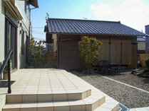 ・平屋づくりの日本の伝統的な一軒家にお泊まりいただけます