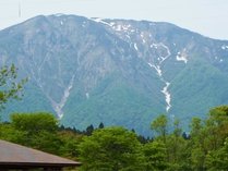 「禿岳」鬼首温泉郷に屹立する峻峰。四季を通じて登山者の間で人気が高い山です。