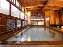 【男子大浴場】弱アルカリミネラル泉（人工泉）金山杉と檜造りの大浴場