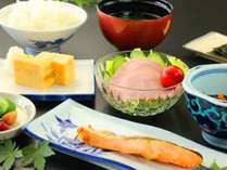 #朝からお客様に元気になっていただけるような、和朝食をご用意いたします。