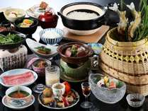 夏の「味覚膳」料理一例　飛騨牛と旬の彩りを添えた板長自慢の和風会席料理