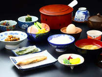 焼き魚や温泉卵など、朝の体に優しい和朝食をご用意しております
