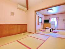 ペンション本館：12畳の和室は寝具が最大6組なので、お子様が多いご家族も安心。