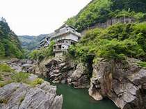 賢見温泉（世界の吉野川で　KENMIラフティング） (徳島県)