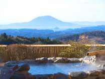 1階34㎡客室露天風呂から桜島の景観(一例) 写真