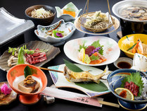 【スタンダード】地物と旬の食材をふんだんに使った和食膳をご用意いたします。料理は一例です。
