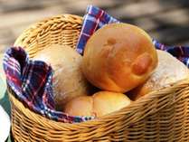 【朝食】自家製パン。当館自慢！