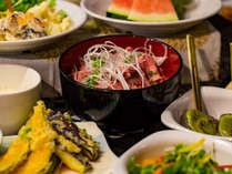 【夕食】創作会津郷土料理ビュッフェ。旬の食材を使った料理が楽します♪盛付一例