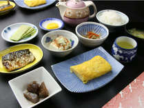 ご飯にお味噌汁に卵焼き・・日本の朝ご飯です♪
