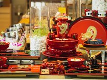 【ぬちぐすい王朝ビュッフェ】琉球王朝料理を伝統工芸「琉球漆器」で味わうおもてなし。