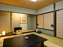 【花仙亭／旧館和室】古き良き日本の建築美を感じるお部屋。