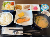 【ご朝食】朝からほっこり♪東松島の地元ならではを味わう和定食。